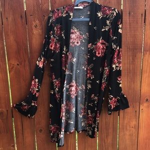 Black floral kimono. Size large.